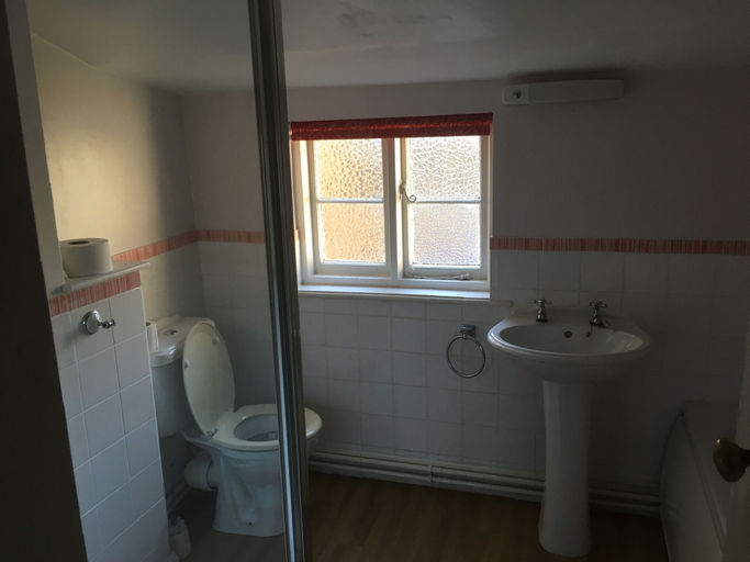 Bathroom 3, The Bartholomew Arms, Northamptonshire