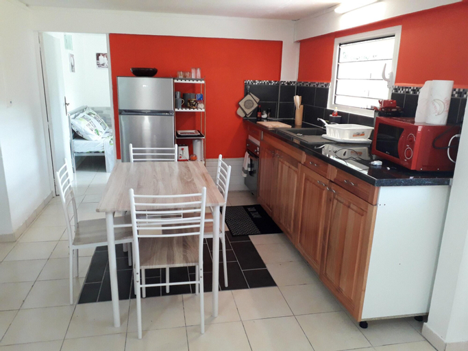 Apartment With 2 Bedrooms in Saint-joseph, With Enclosed Garden and Wifi - 7 km From the Beach, Saint-Joseph