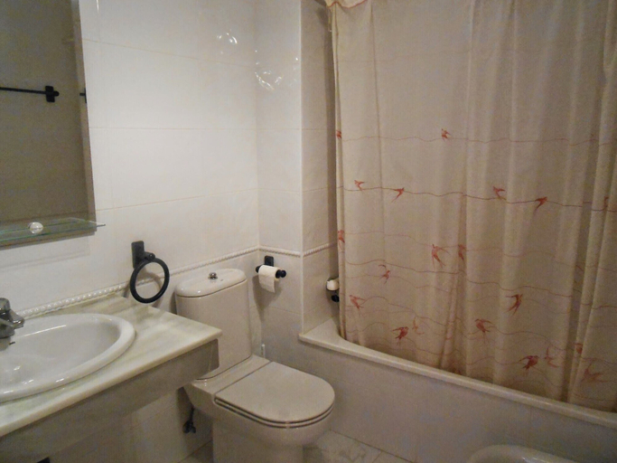 Bathroom 4, Azahar II 7º J, Valencia