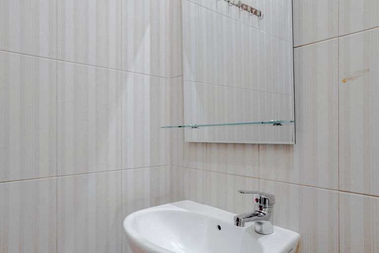 RedDoorz @ Jalan Biak Roxy Jakarta, Central Jakarta