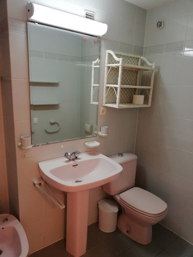 Bathroom 3, Les Dunes 4ºD, Valencia