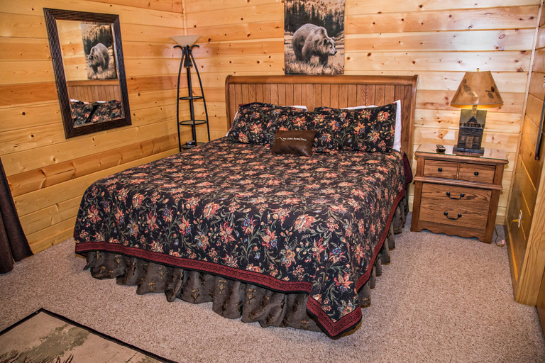 Bedroom 2, Coppertop - Four Bedroom Cabin, Sevier