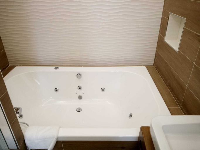 Bathroom 5, Vittorio Veneto Private SPA, L'Aquila