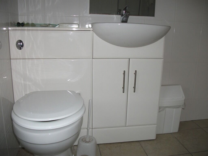 Bathroom 4, The Woodside, Stirling