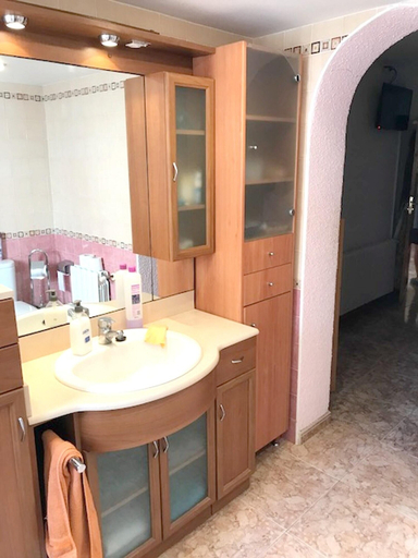 Others 5, Spacious Apartment in Torroella de Montgri with Terrace, Girona