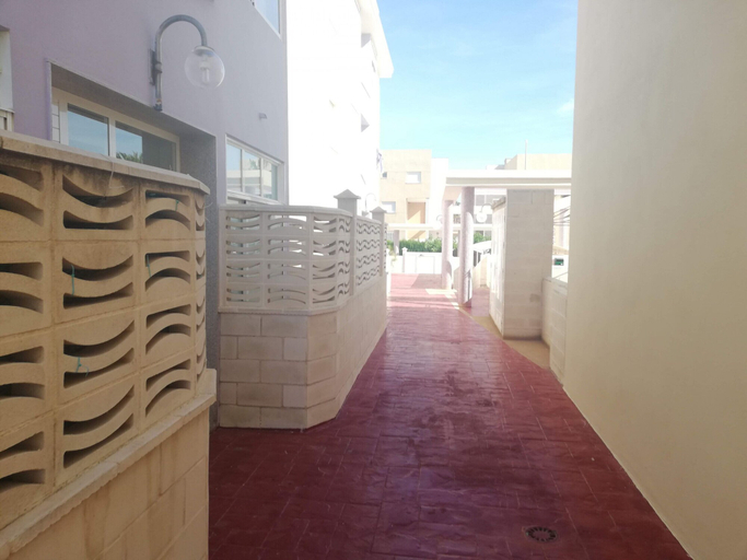 Public Area 3, Mediterránea Bl 1 Esc. 1 1º pta C, Valencia