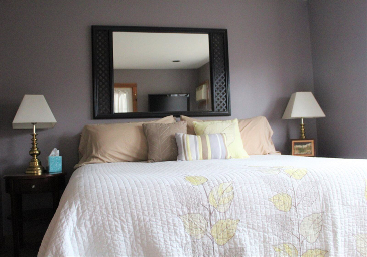 Bedroom, Mountain_road_306, Lamoille