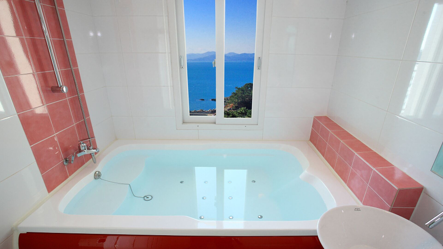 Bathroom 3, Namhea Pension Marronnier, Namhae