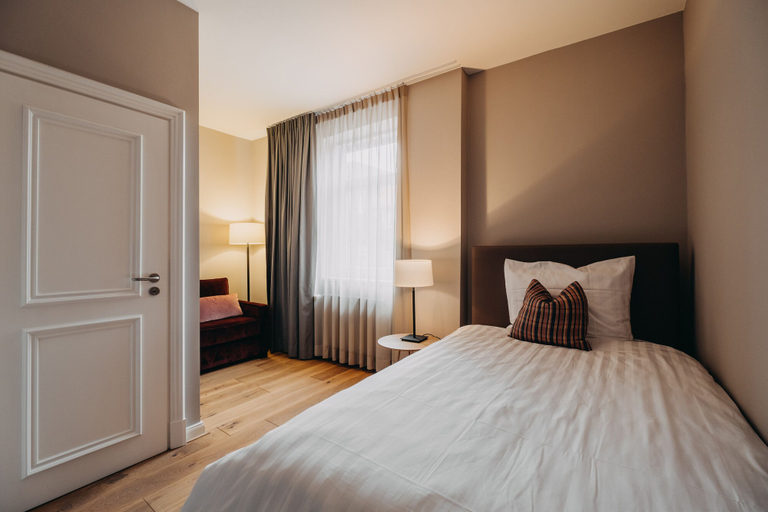 Bedroom 2, Hotel zum Heidkrug, Lüneburg