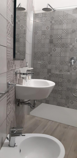 Bathroom 3, Le Dune Hotel, Ragusa