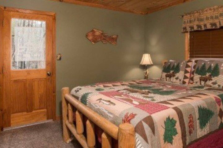 Bedroom 2, The Heart of Tennessee, Sevier