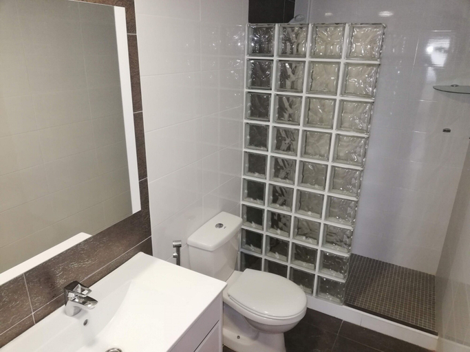 Bathroom 3, Europa esc.B 3º izq, Valencia