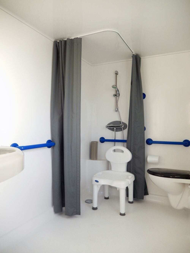 Bathroom 5, M&V Resort, Calvados