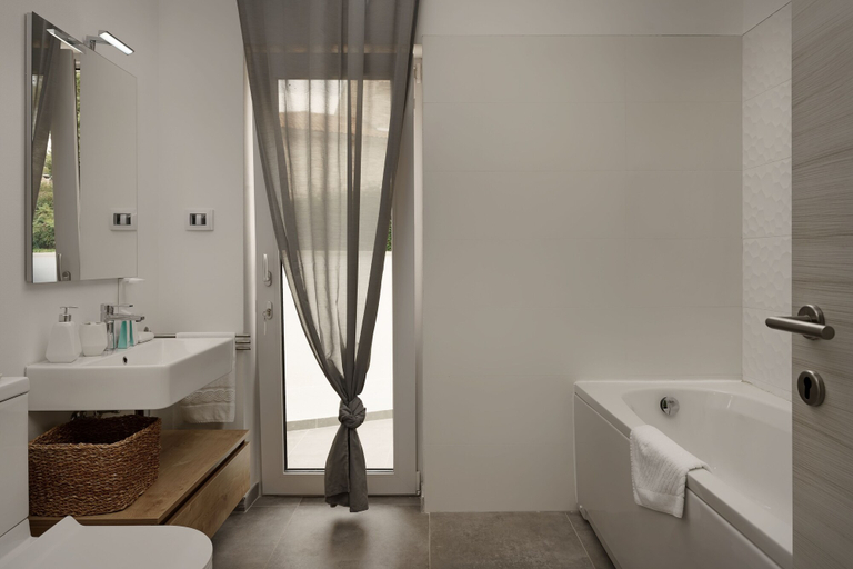 Bathroom 3, Villa Matelici, Marčana
