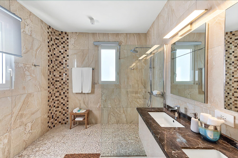 Bathroom 5, Villa Amalia