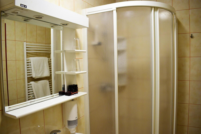 Bathroom 4, B&B Mreznica House DP, Duga Resa