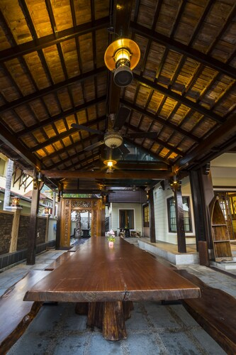 Bahau Woodz Villa, Jempol
