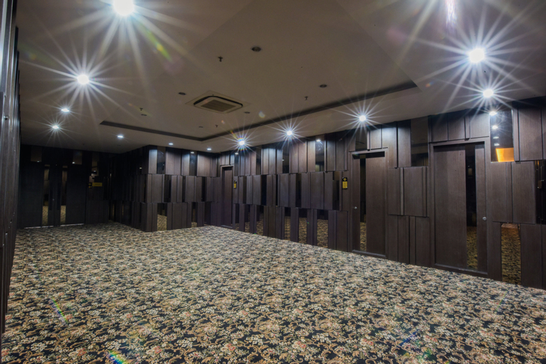 Business Facilities 28