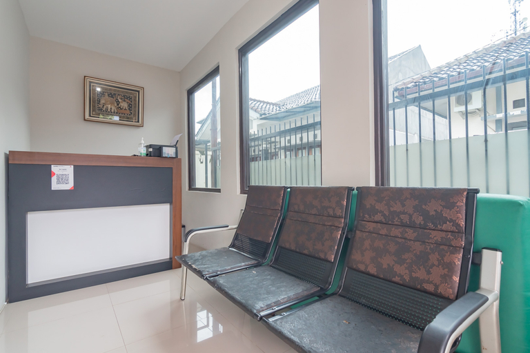 Exterior & Views 2, RedDoorz Syariah near Stasiun Cianjur (permanently closed), Cianjur