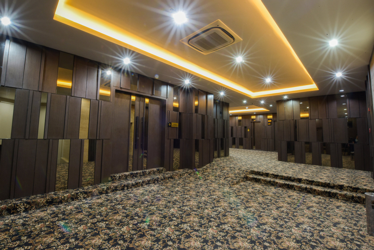 Business Facilities 27