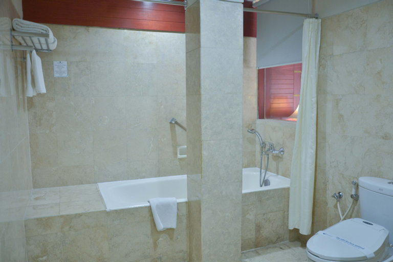 Bathroom 10