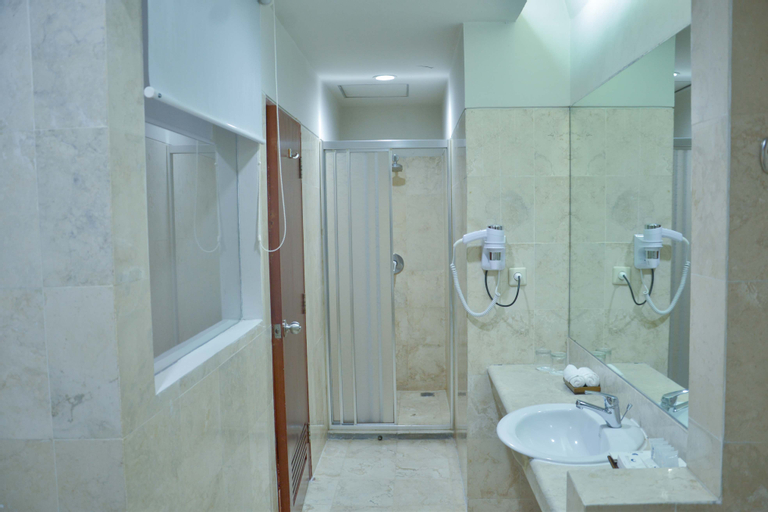 Bathroom 7