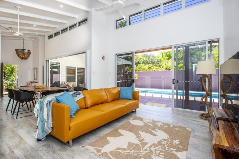 Public Area, Papillon Bleu, Magnetic Island