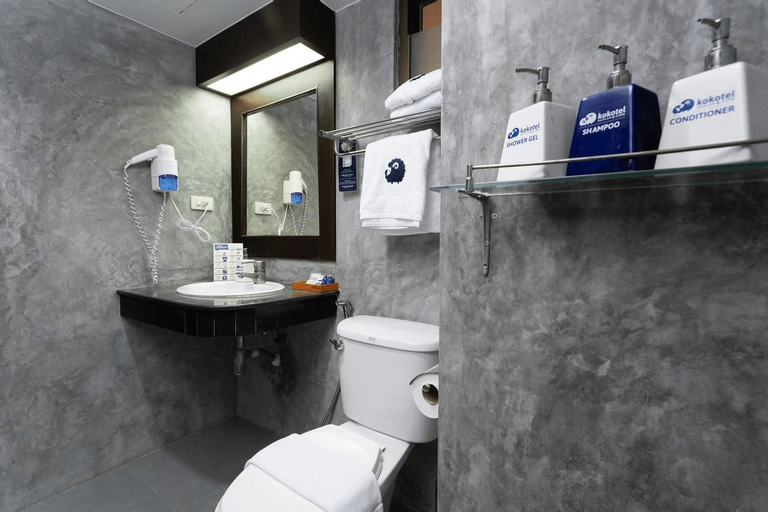 Bathroom 7