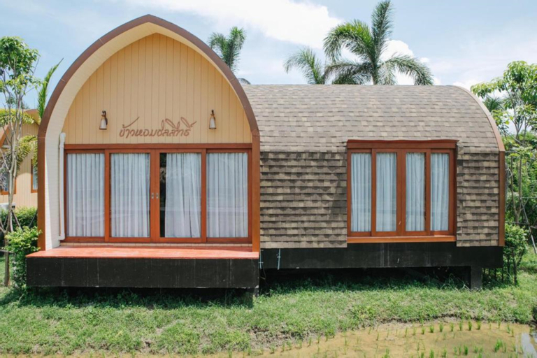 Exterior & Views 10