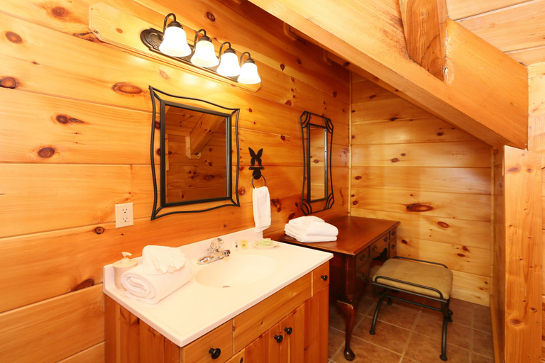 Bathroom 4, Southern Hospitality - Two Bedroom Cabin, Sevier