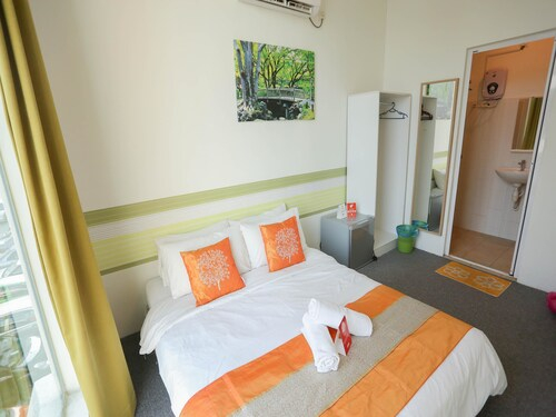 OYO 221 Olive Hotel, Johor Bahru
