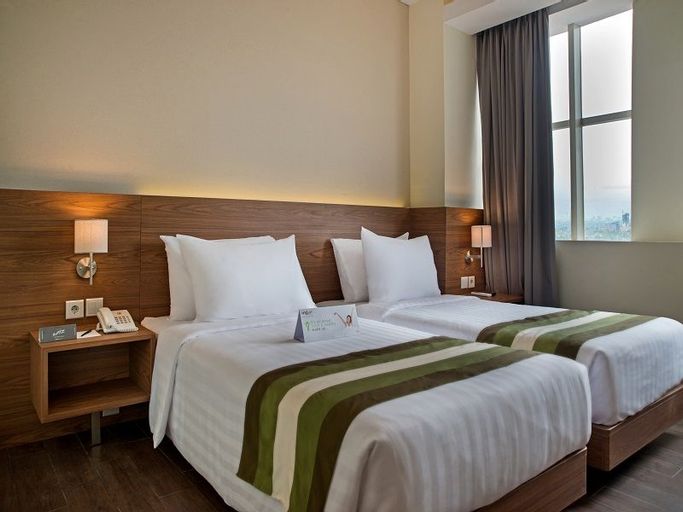 Grand Whiz Poins Simatupang Jakarta, Jakarta Selatan