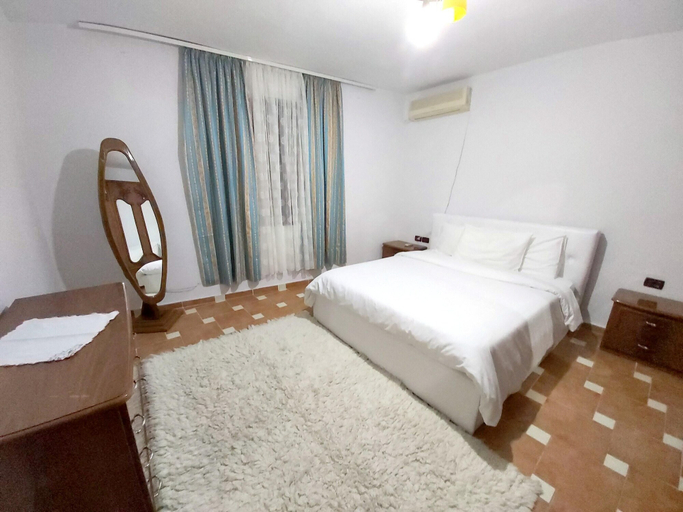 Bedroom 4, Spacious house in Berat with secure parking., Beratit
