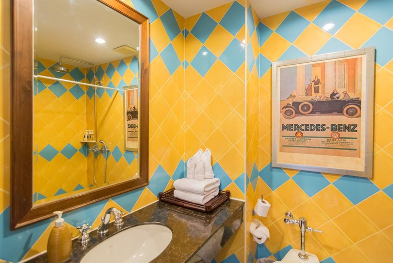 Bathroom 5, Baboona Beachfront Living, Pattaya