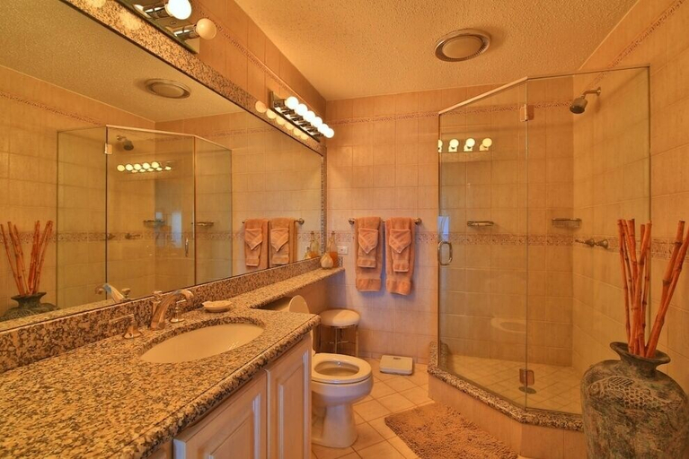 Bathroom, Condo Acadia