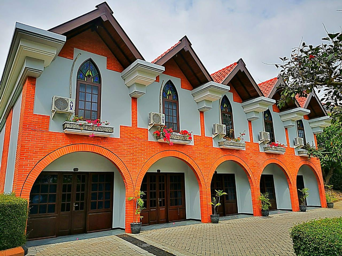 Royal Orchids Garden Hotel and Condominium, Malang