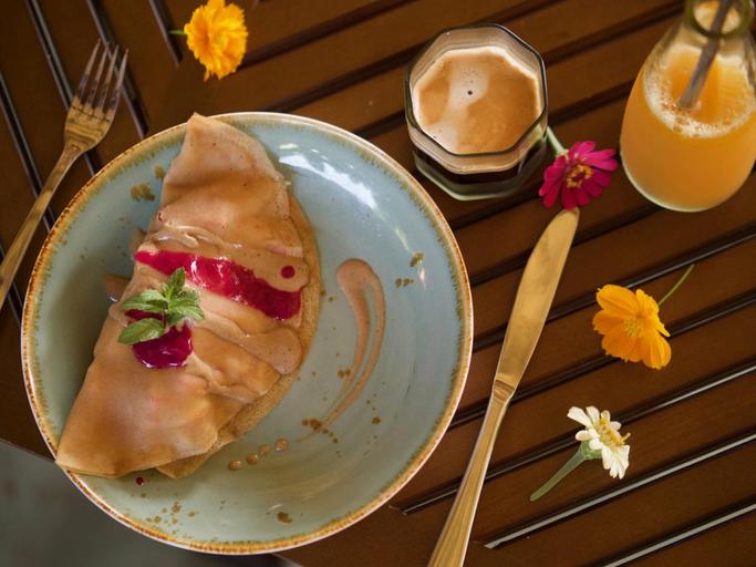 Mana Earthly Paradise - Food & Drinks