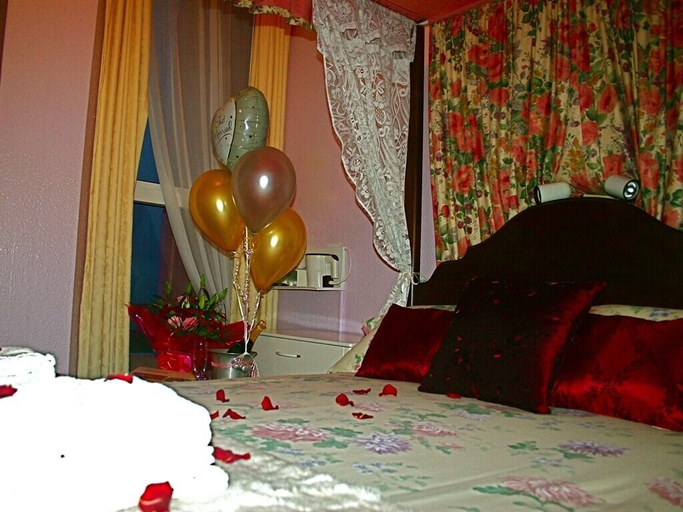 Bedroom 4, Cherry Tree Hotel, Torbay