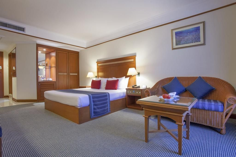 Cholchan Pattaya Beach Resort, Bang Lamung