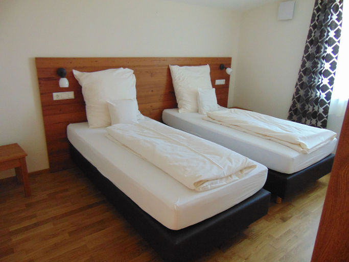 Bedroom 4, Hotel Heimfeld Cafe Restaurant, Altötting