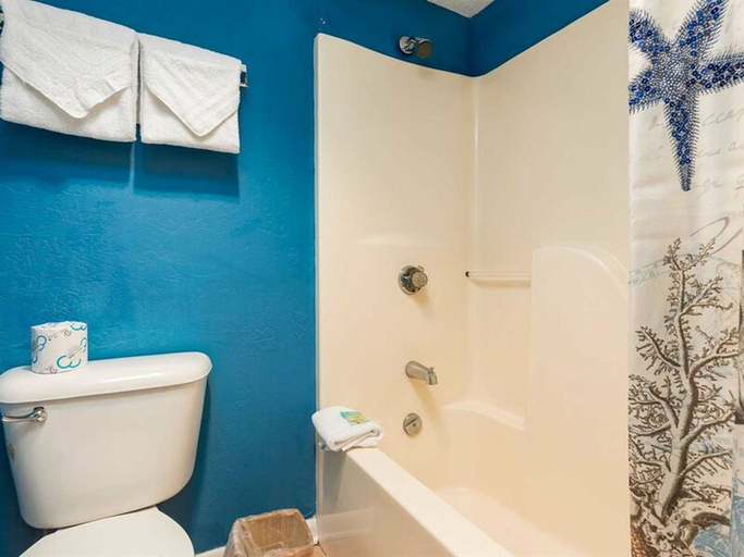 Bathroom 5, Phoenix VII by Meyer Vacation Rentals, Baldwin