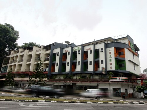 Fata Garden Hotel by Place2stay, Kuching