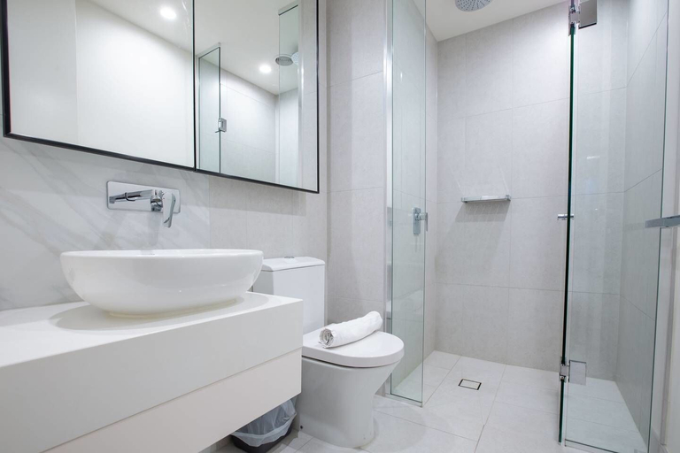 Bathroom 3, Stunning Comfy 2 Bed With Parking In Melbourne, Melbourne