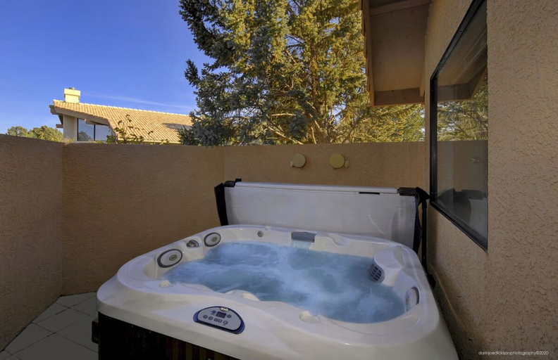 Bathroom 1, Thunder Mountain Escape 3BR by Casago, Yavapai