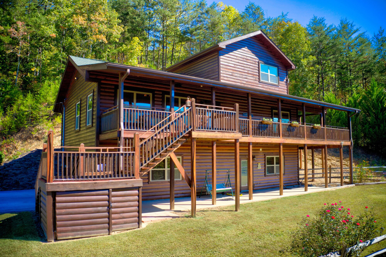 Exterior & Views 2, Seasonal Memories, Sevier