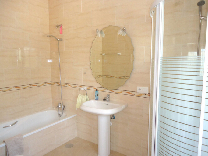 Bathroom 4, 1051 Villa Al-andalus, Málaga