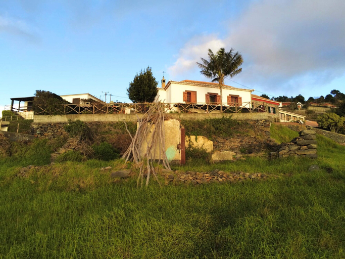 House With 2 Bedrooms in Fajã da Ovelha, With Wonderful sea View, Terr, Calheta