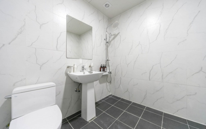 Bathroom 4, The Way Hotel, Changwon