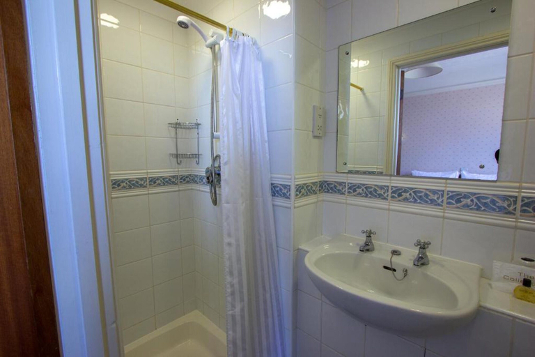 Bathroom 5, Channel View Hotel, Isle of Wight