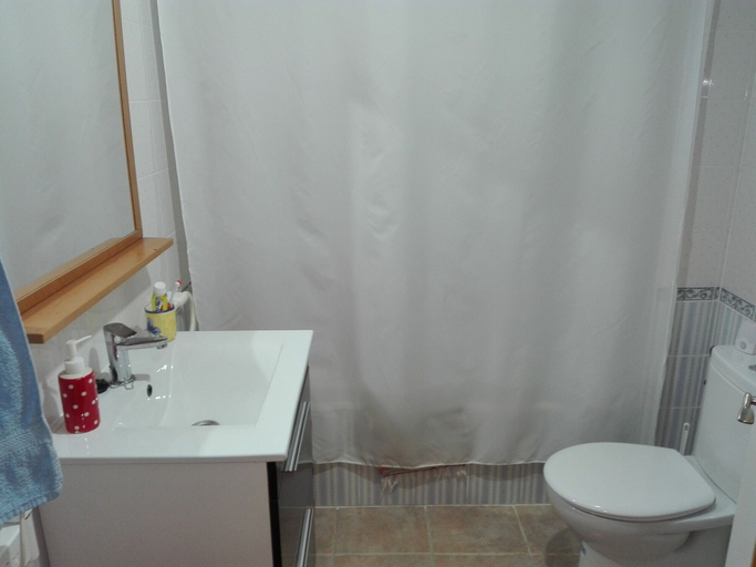 Bathroom 5, Juncos 26, Valencia